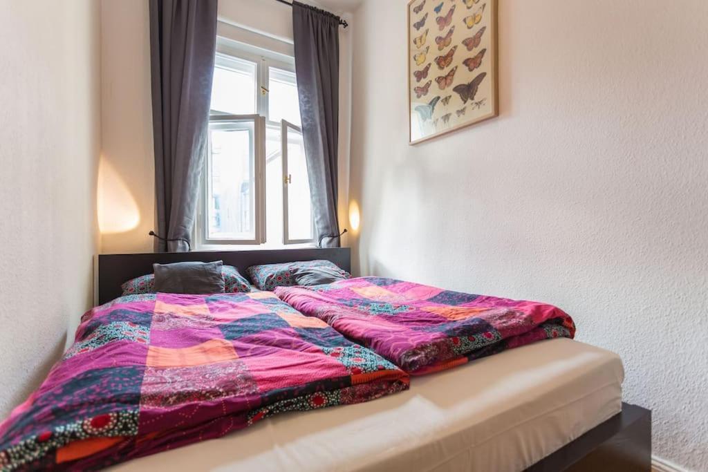 Zentrale Altbauwohnung Im Helmholtzkiez Berlín Exterior foto